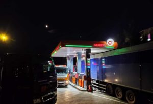 stacja-paliw-swidnica-azarex-noca stacja-paliw-swidnica-azarex-noca