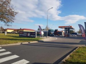 stacja-paliw-swidnica-azarex-z-zewnatrz-2 stacja-paliw-swidnica-azarex-z-zewnatrz-2